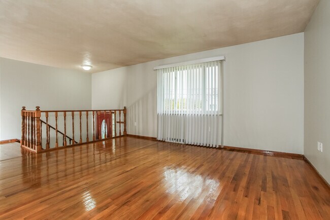 Foto del edificio - 8023 Barrett Rd