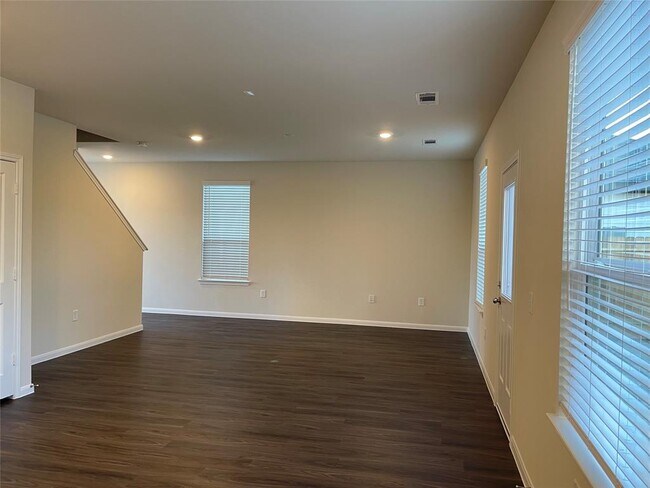 Foto del edificio - 16110 Clover Glen Ln