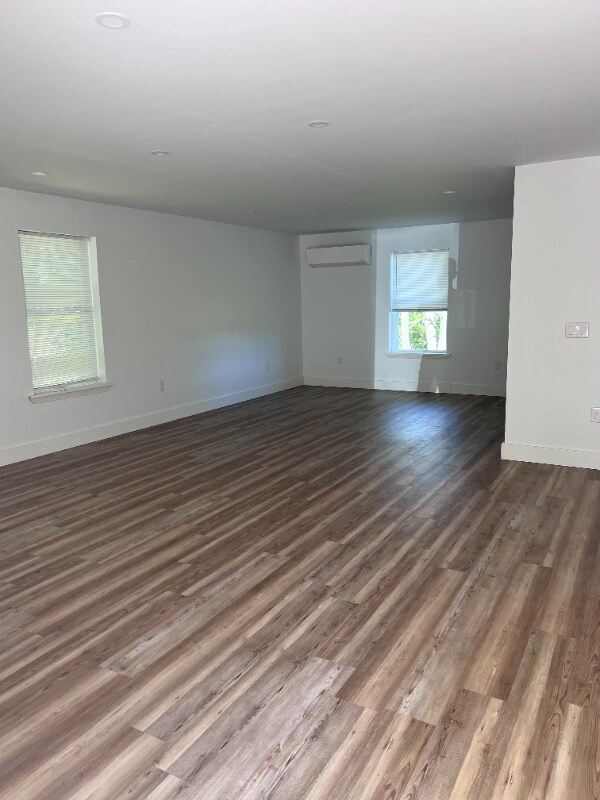 Foto del edificio - 221 Emerson Mill Rd