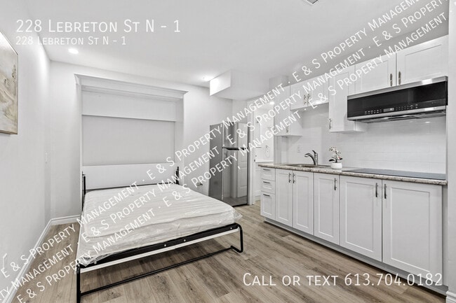 Building Photo - 228 Lebreton St N