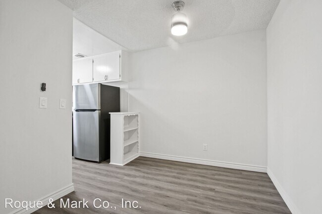 Foto del edificio - 1 br, 1 bath Apartment - 402 Montana Avenu...