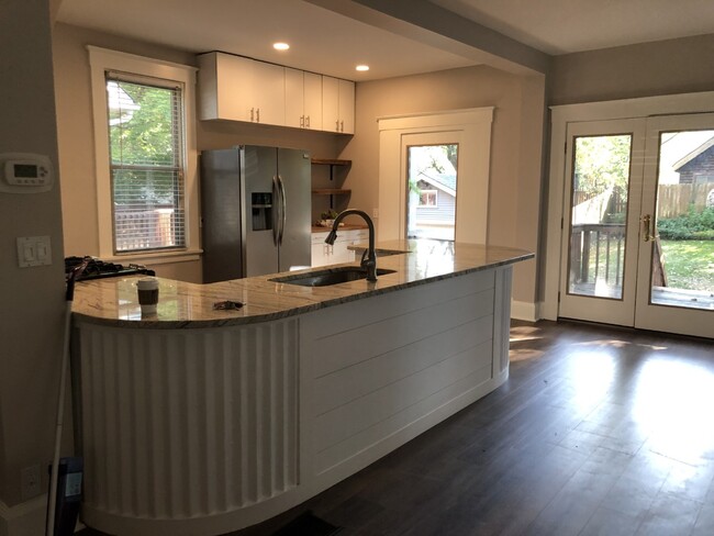 Kitchen - 3756 Isabella Ave