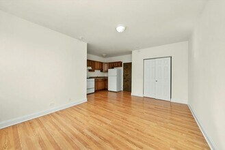 Building Photo - 2600-2601 N Kimball Ave