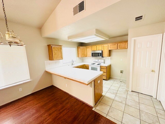 Foto del edificio - 6038 N Tracy Ave