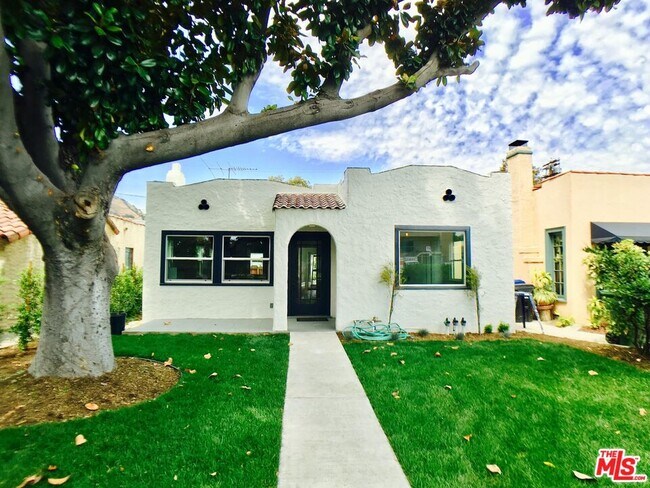 Foto del edificio - 3835 Hollypark Pl