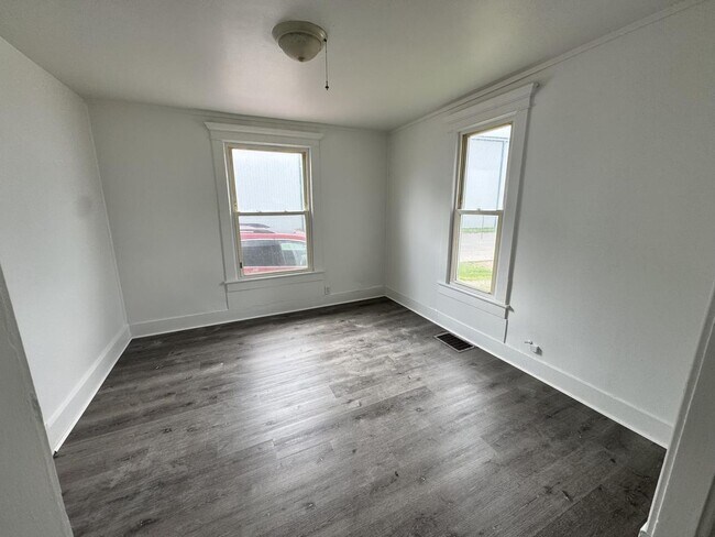 Foto del edificio - 518 Maple Ave