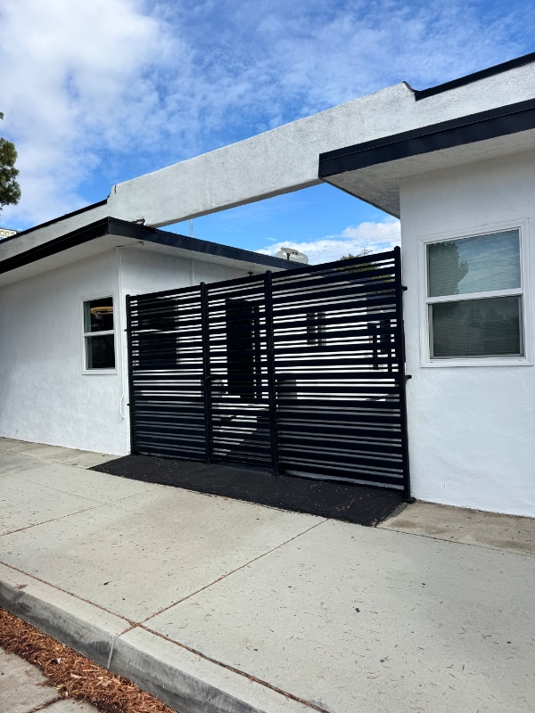 Foto del edificio - 2616 W Beverly Blvd
