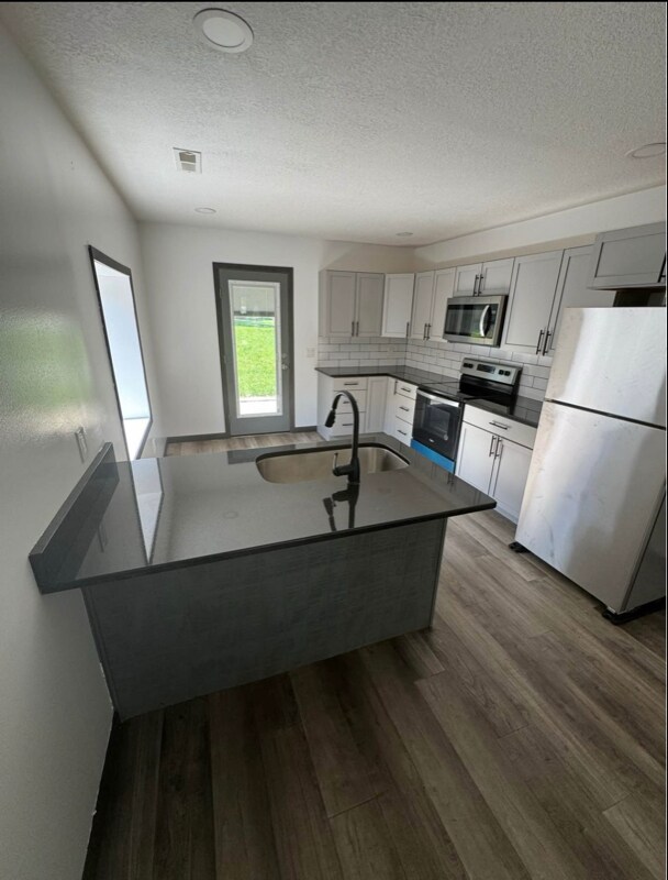 Foto del edificio - 1018 Glezen St