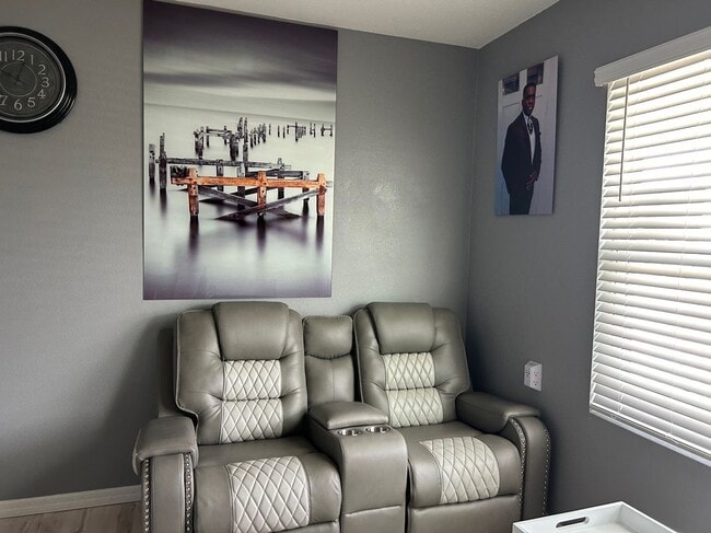 Foto del edificio - 845 Ambleside Dr