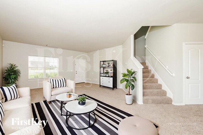 Foto del edificio - 7212 Meadow Lake Dr