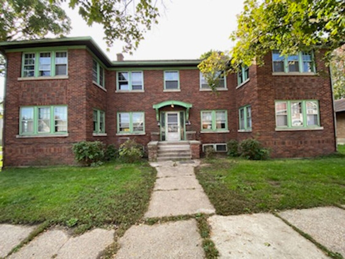 Primary Photo - Buckbee St 827-829