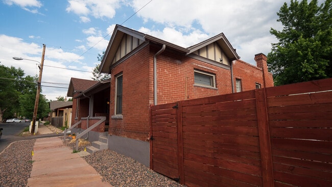 Foto del edificio - Washington Park Duplexes