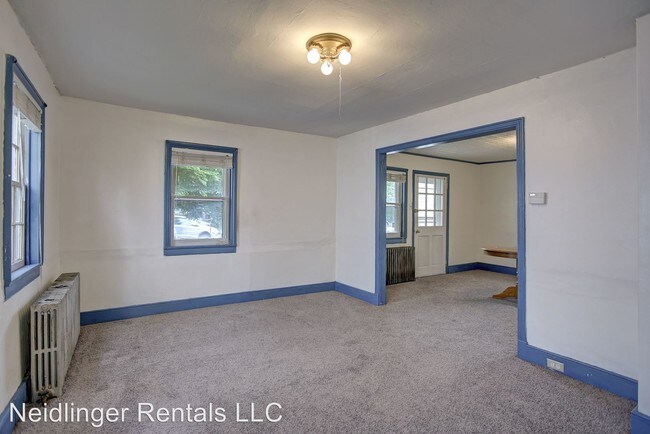 Building Photo - 3 br, 2 bath House - 30 West Main Street