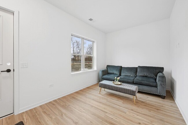 Building Photo - Brand-New Luxury 2-Bedroom Townhomes with Garage | Oak Forest, IL  $500 Move in Fee waived, make ...
