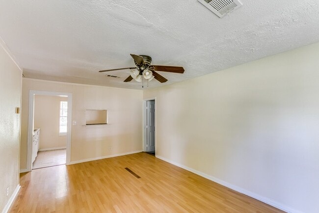 Building Photo - 505 S 4th St