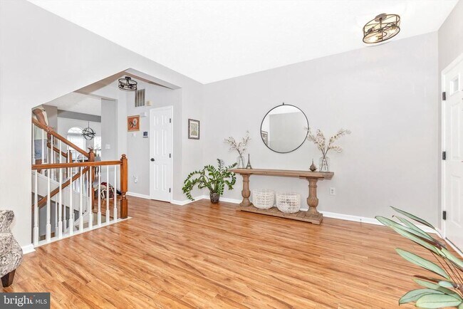 Foto del edificio - 8310 Lyndhurst St