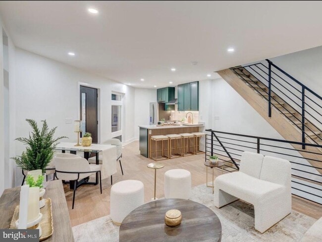 Building Photo - 437 Memphis St