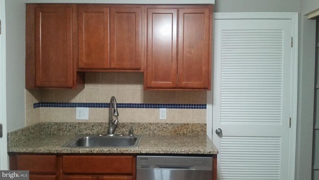 Foto del edificio - 703 Jefferson St NE