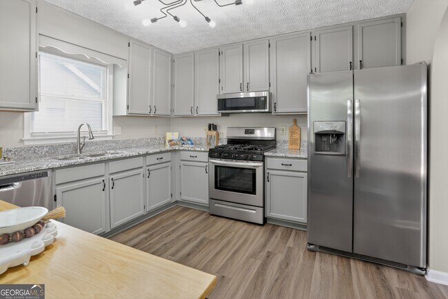 Building Photo - 2562 Kennesaw Springs Ct