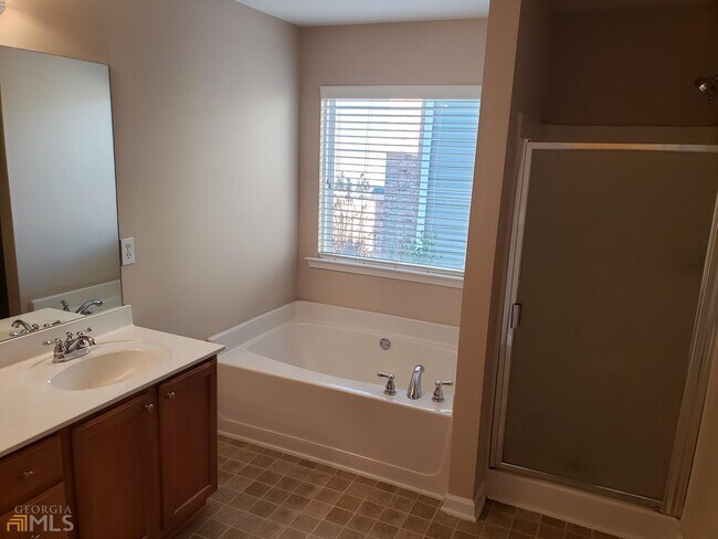 Foto del edificio - 4569 Creekside Cove