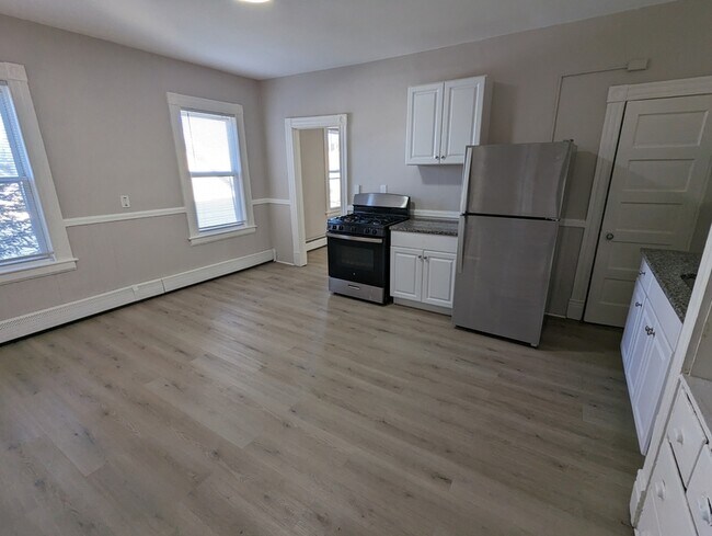 Building Photo - 242 S High St