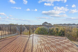 Building Photo - 9133 Creekstone Lake Dr