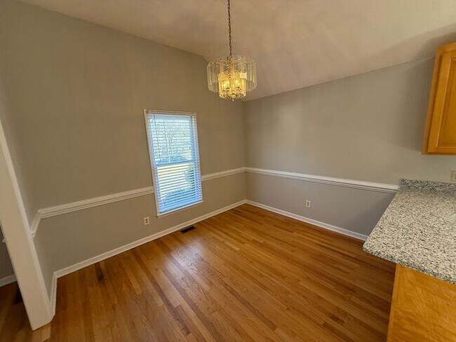 Foto del edificio - Beautiful Ranch style 3 Bed 2 Bath Home! Large Yard and 2 Car Garage!