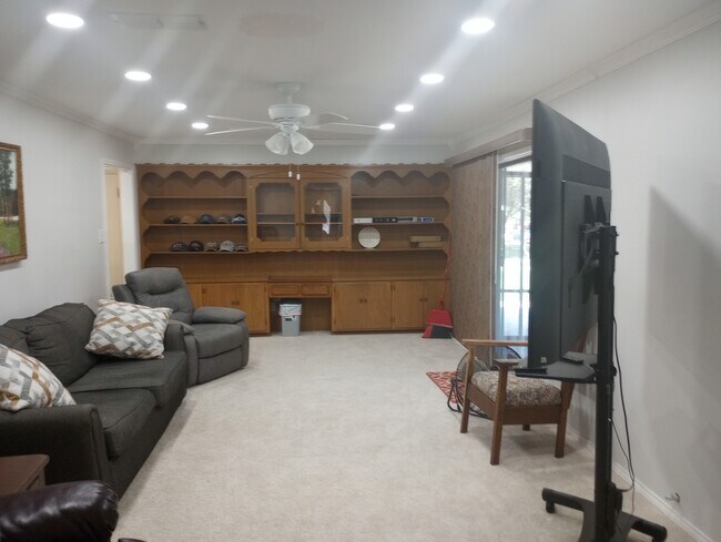 Foto del edificio - 1416 Hillside Dr