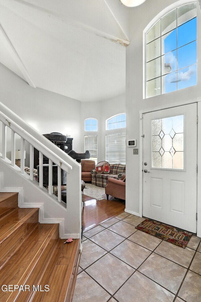 Building Photo - 12361 Tierra Arroyo Dr