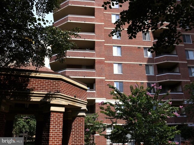 Building Photo - 1276 N Wayne St