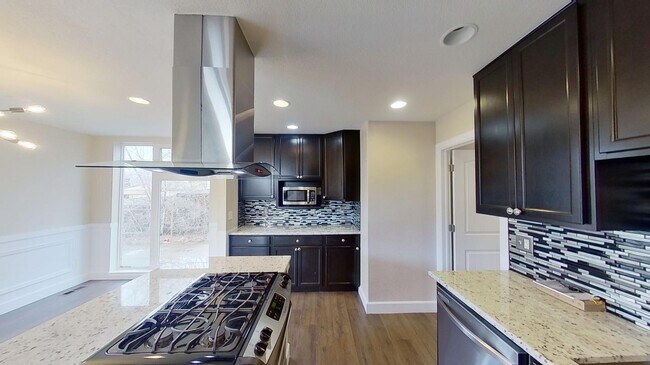 Building Photo - Stylish Westwood home with large patio