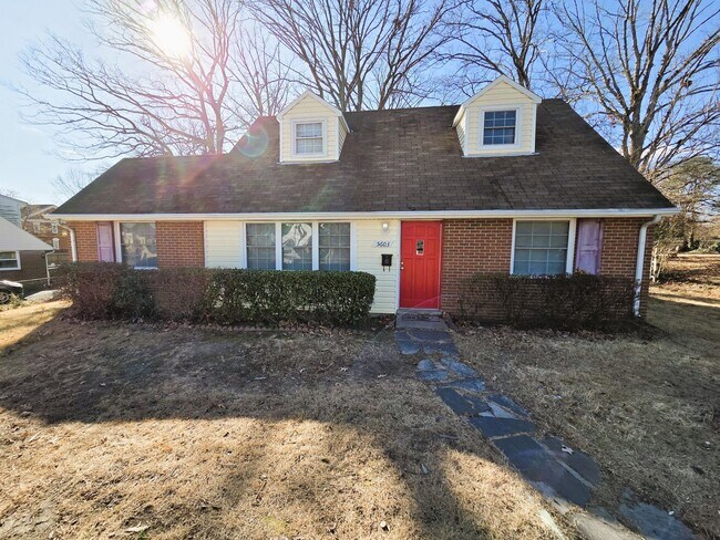 Building Photo - Traditional 4 bedroom cape in Staples Mill and Libbie Road corridor.
