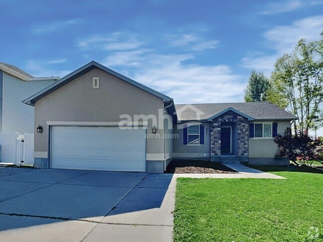 Building Photo - 5551 Geneva Way
