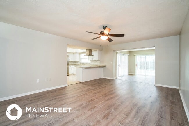 Building Photo - 5603 Lake Fox Cir