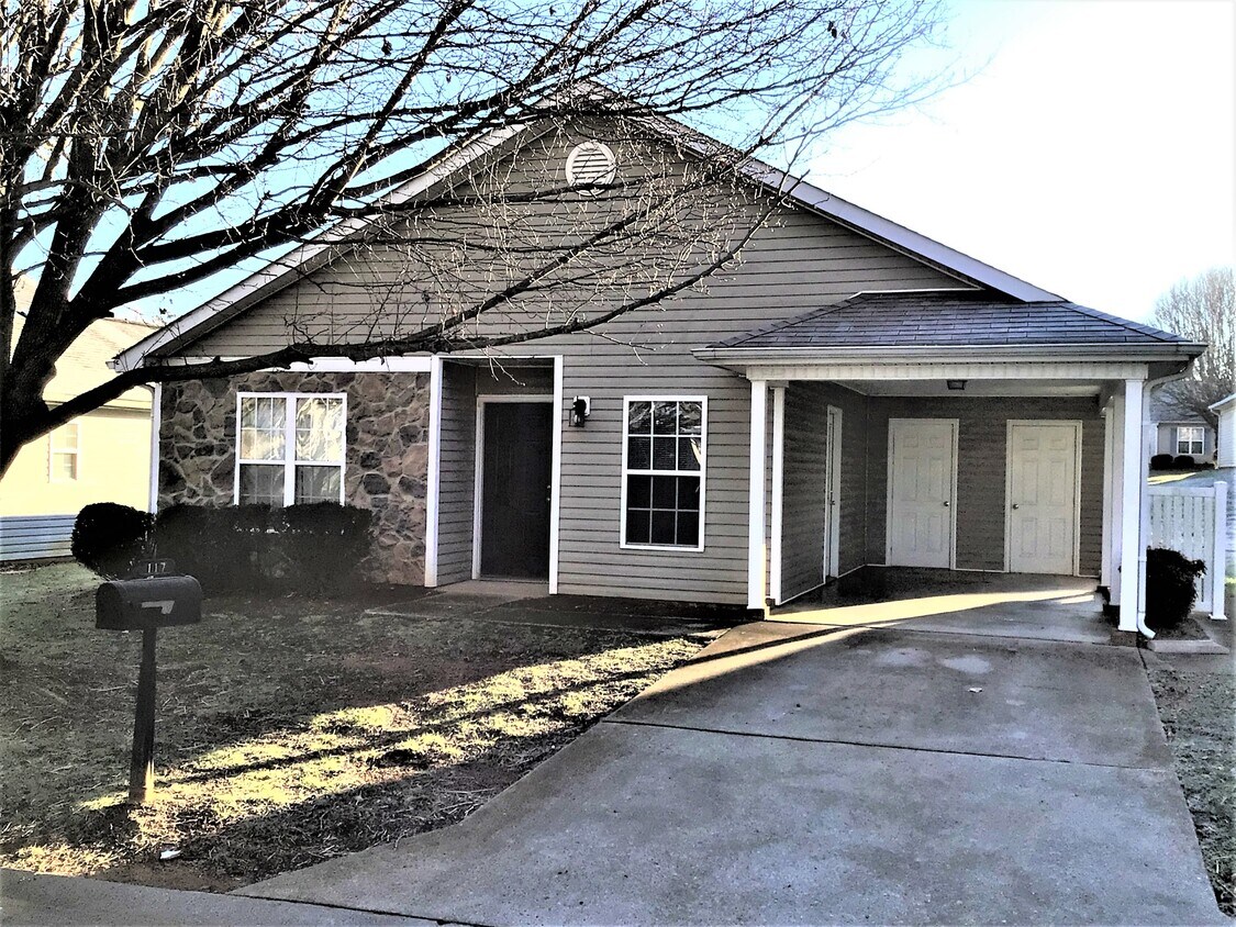 Primary Photo - 117 Tudor Downs Road