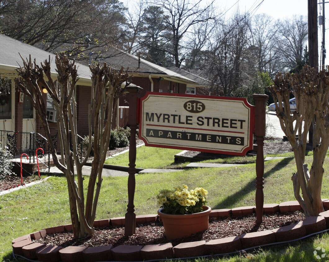Building Photo - Myrtle Street Apartments