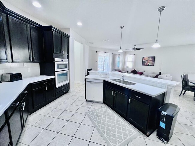 Foto del edificio - 4708 Ruby Red Ln