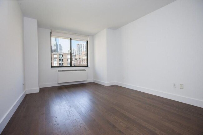 Foto del edificio - 4 bedroom in NEW YORK NY 10280