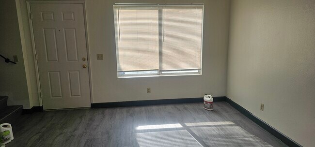 Foto del edificio - 204 Grayson Way