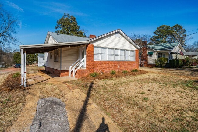 Building Photo - Beautifully Renovated Hueytown Gem – Spacious, Stylish & Move-In Ready!