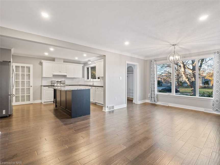 Photo principale - 1 W Hampton Rd