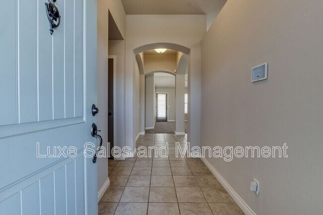 Building Photo - 19201 Blanco Dr