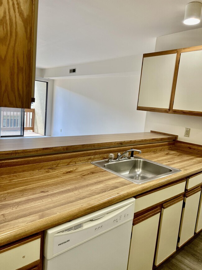 Foto del edificio - 1002 Linden Ave