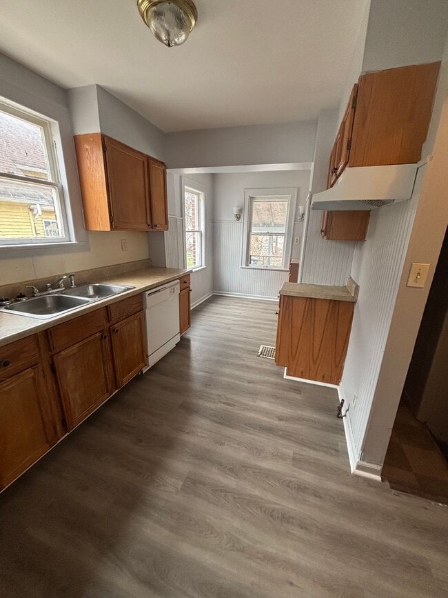 Building Photo - 3bd Single Warner Rd Area Cash Pay/Section 8