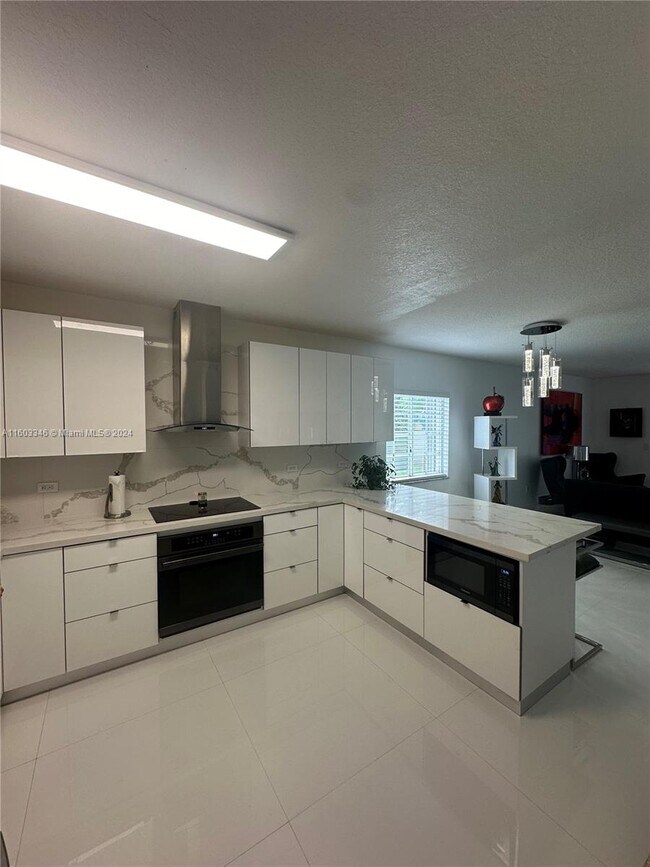 Foto del edificio - 8320 NW 103rd St