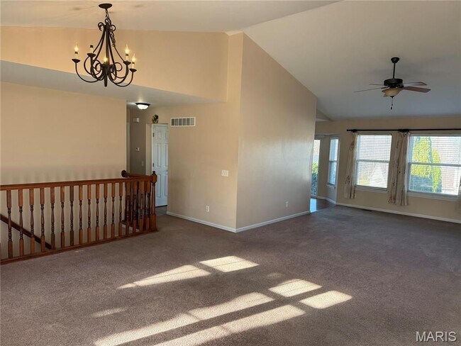 Foto del edificio - 733 Pecan Hill Dr