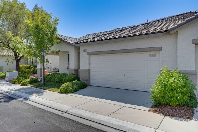 Foto del edificio - CHARMING 2 BEDROOM TOWNHOME IN SOUTHERN HIGHLANDS