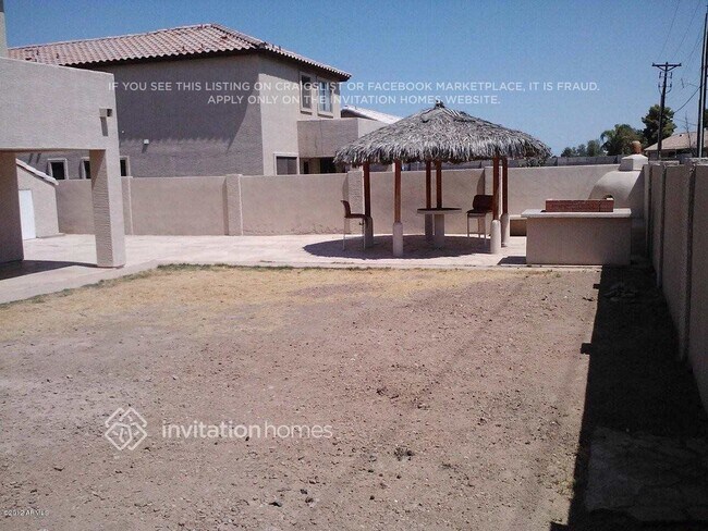 Foto del edificio - 7111 N 77th Dr