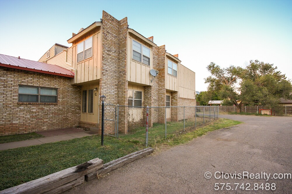 809 Laurelwood Dr Unit C, Clovis, NM 88101 Condo for Rent in Clovis