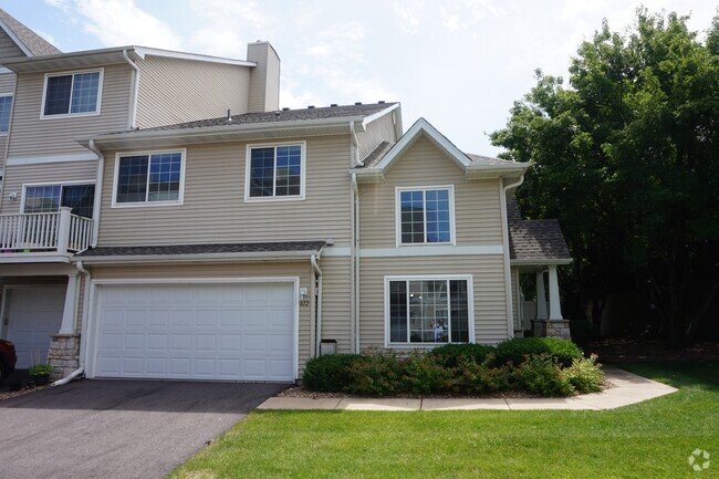 Building Photo - 612 Willoughby Way W